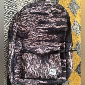 Herschel Supply Co. Classic Backpack (Mid-Volume).